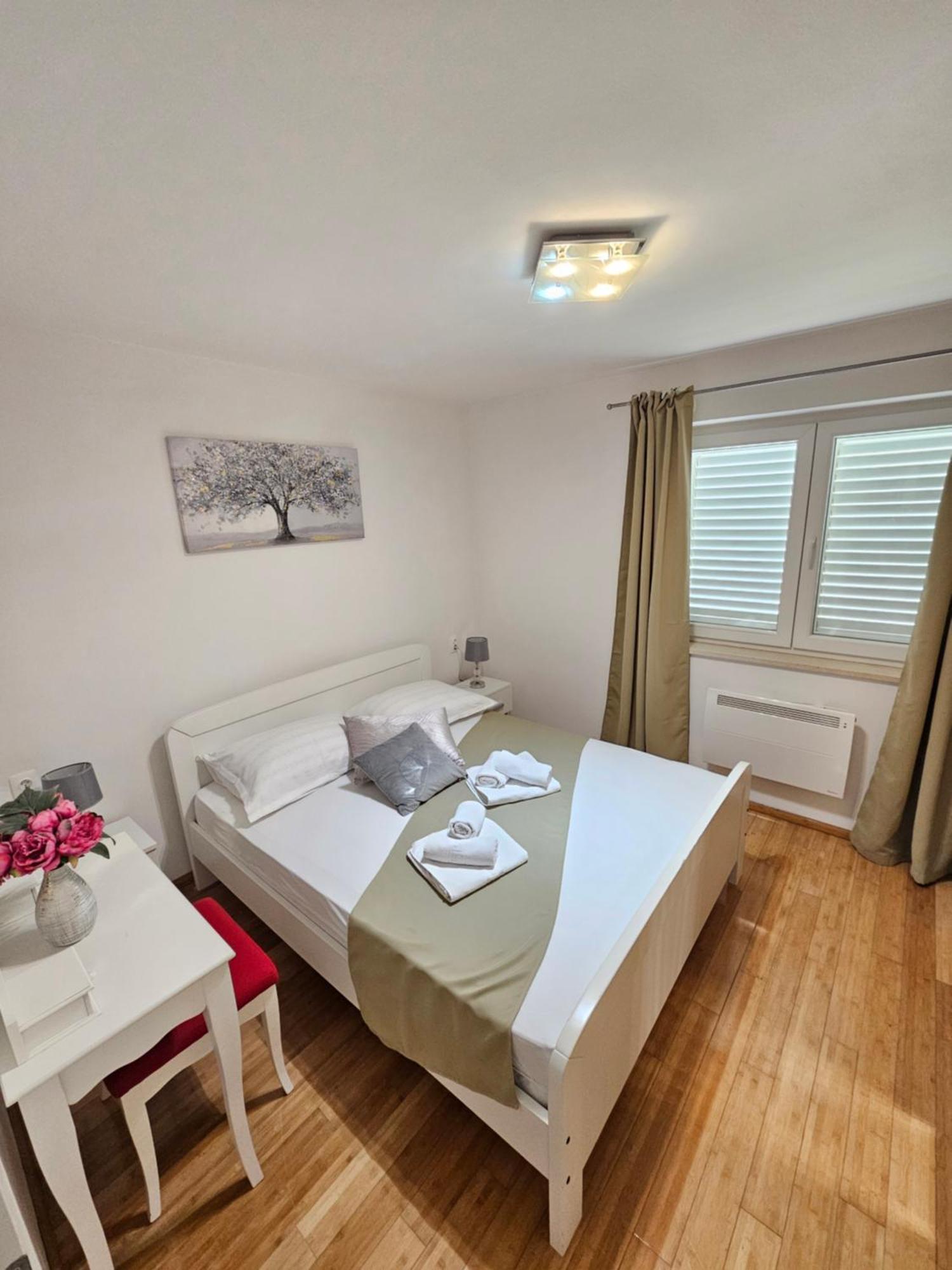 Apartments Iva Макарска Екстериор снимка