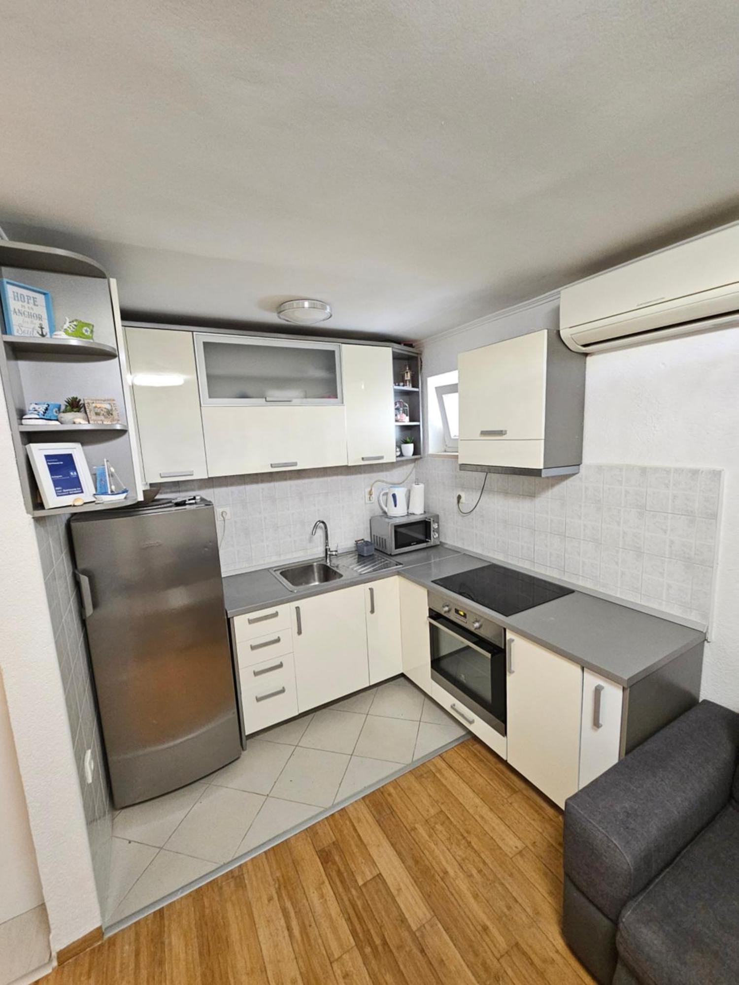 Apartments Iva Макарска Екстериор снимка